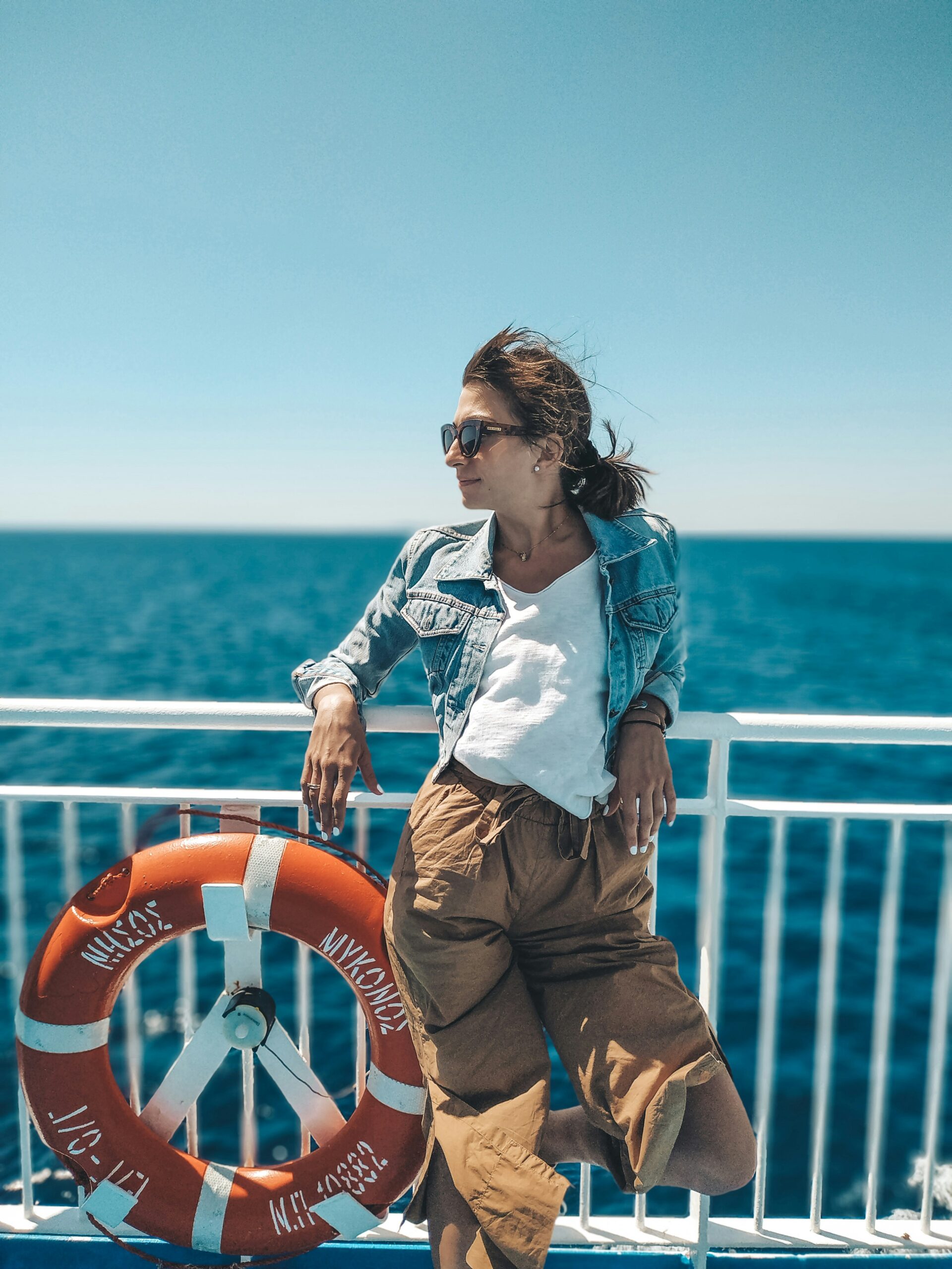 Embarkation day outfits for women